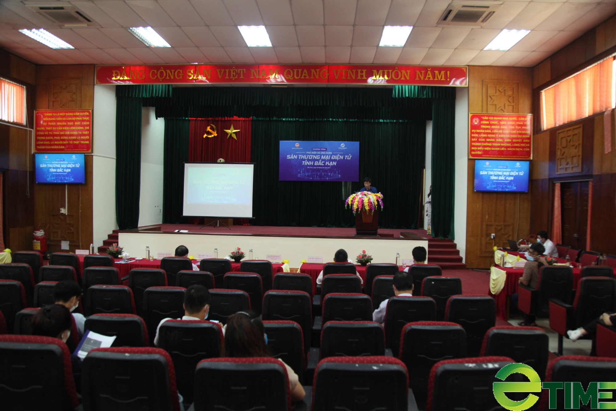 Phổ biến áp dụng sàn thương mại điện tử vào hoạt động kinh doanh tại Bắc Kạn - Ảnh 4. Phổ biến áp dụng sàn thương mại điện tử vào hoạt động kinh doanh tại Bắc Kạn - Ảnh 4.