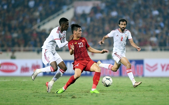 BLV Quang Huy tin Thái Lan sẽ &quot;giúp&quot; Việt Nam qua mặt UAE - Ảnh 4.