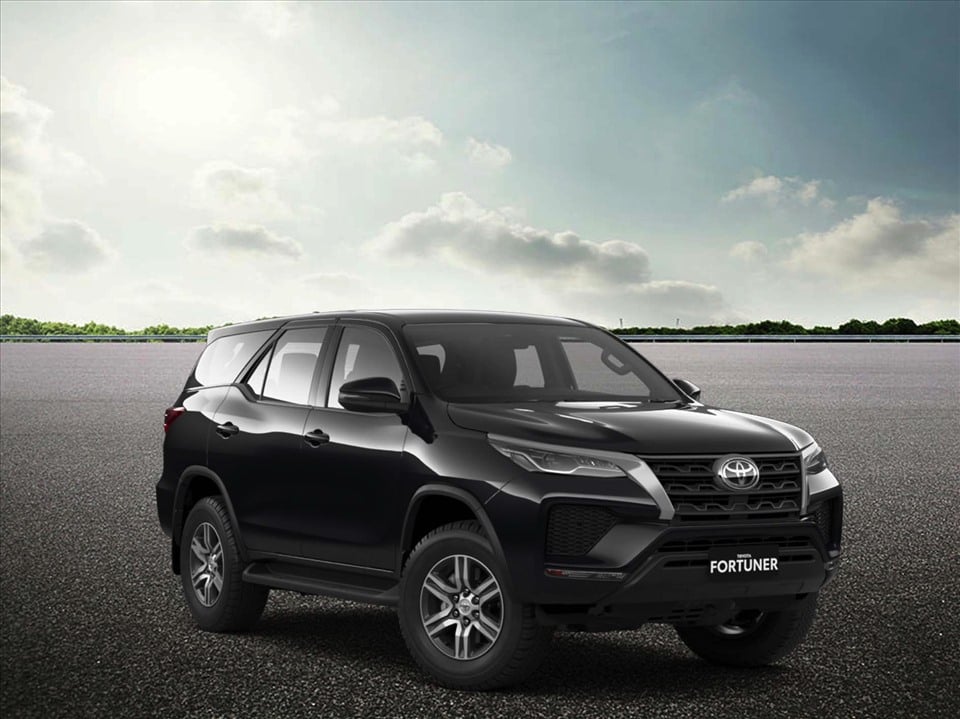 Hyundai SantaFe hay Toyota Fortuner sẽ giành ngôi vương SUV 7 chỗ? - Ảnh 1.