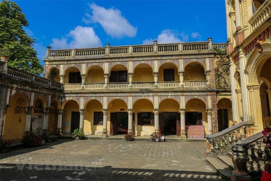 &quot;Đột nhập&quot; biệt thự lớn nhất thị trấn Bắc Hà của vua Mèo - Ảnh 17.