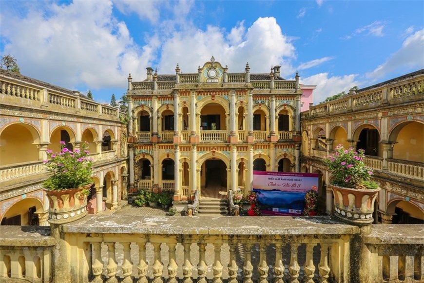 &quot;Đột nhập&quot; biệt thự lớn nhất thị trấn Bắc Hà của vua Mèo - Ảnh 7.