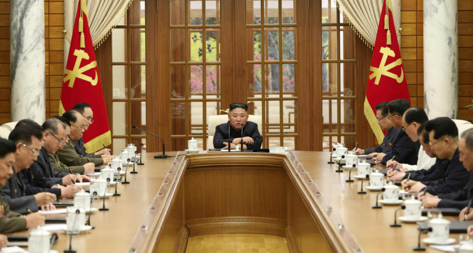Kim Jong-un bất ngờ triệu tập Bộ Chính trị họp khẩn sau 1 tháng vắng bóng vì các vấn đề cấp bách nào? - Ảnh 1.