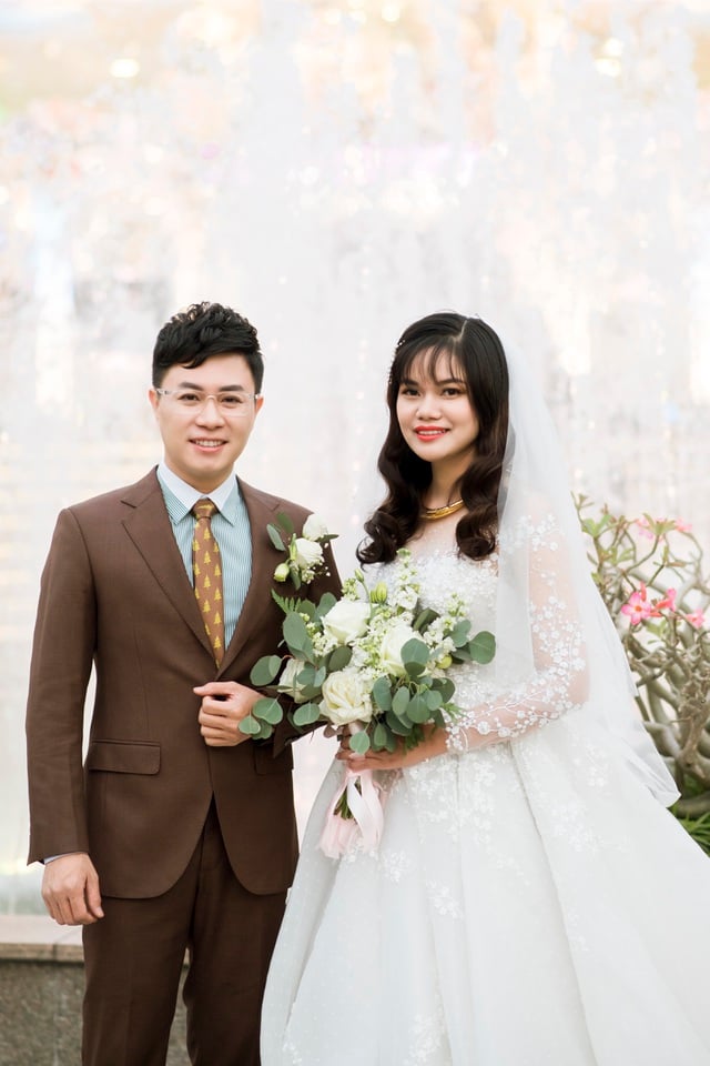 MC Lê Anh cố gắng dẫn chương trình trực tiếp khi nhận tin con trai cấp cứu - Ảnh 4.
