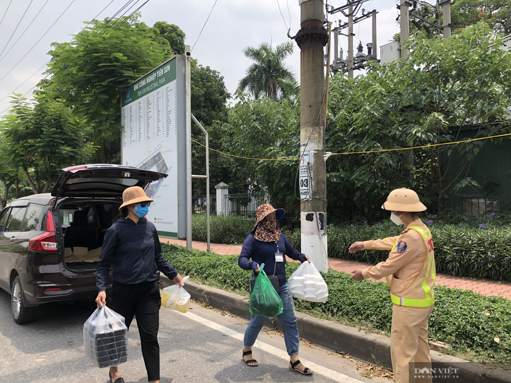 Những cặp &quot;vợ chồng Ngâu&quot; nơi tuyến đầu chống dịch Covid-19 ở Bắc Ninh - Ảnh 7.