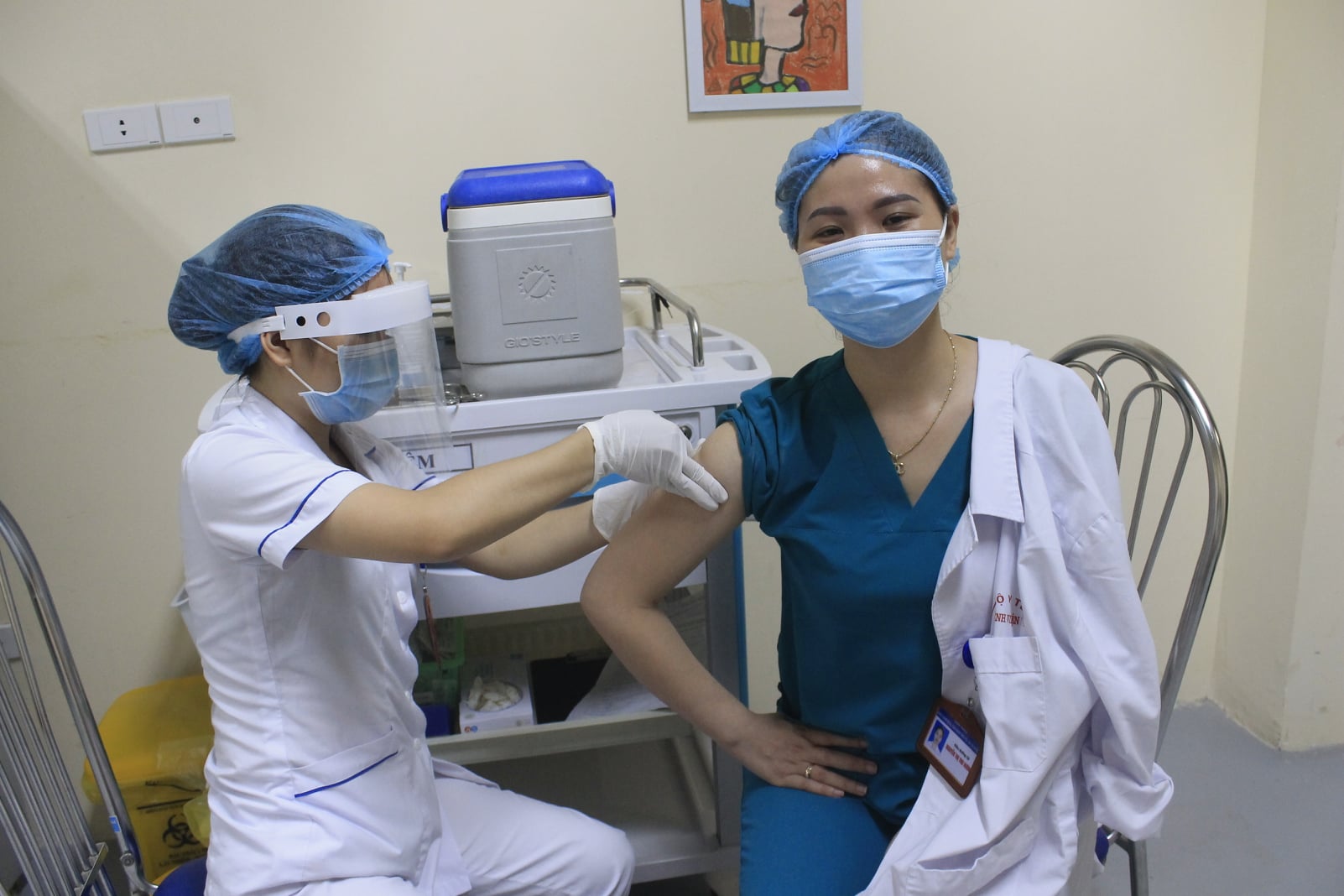 67% người dân Việt Nam sẵn sàng tiêm vắc xin Covid-19  - Ảnh 3.