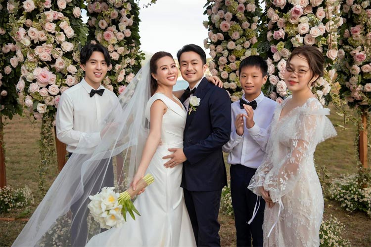 Hoa hậu Thu Hoài hơn chồng trẻ 10 tuổi, tuy nhiên nhan sắc không hề thua kém - Ảnh 5.