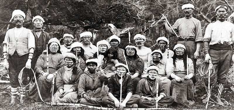 Thổ dân Yaghan ở “nơi tận cùng Trái Đất” với lối sống tối giản, khỏa thân bất chấp giá rét - Ảnh 5.