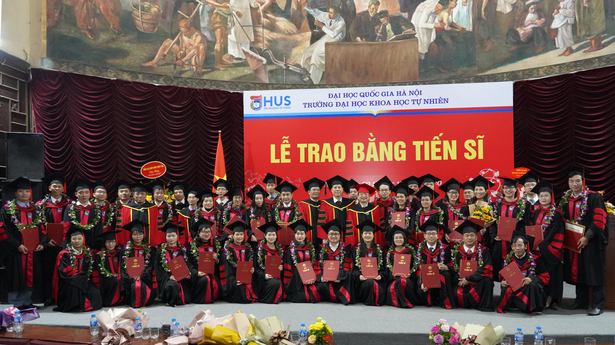 Đào tạo tiến sĩ: Sẽ chấm dứt nạn &quot;gánh vàng đi đổ sông Ngô&quot; - Ảnh 3.