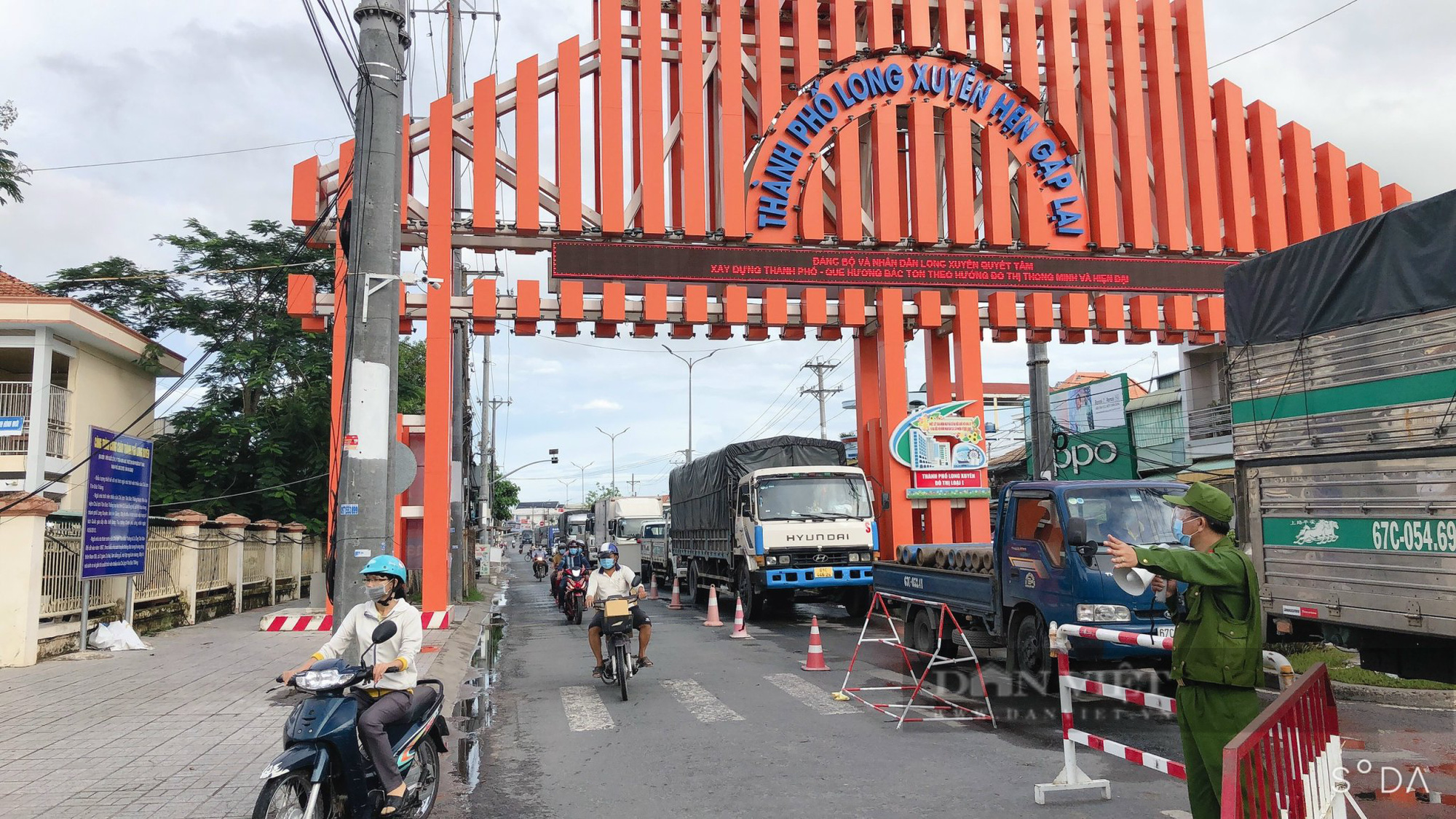 An Giang sẽ khởi tố vụ án hình sự, bắt giam những người cố tình làm lây lan dịch Covid-19 ra cộng đồng - Ảnh 1.