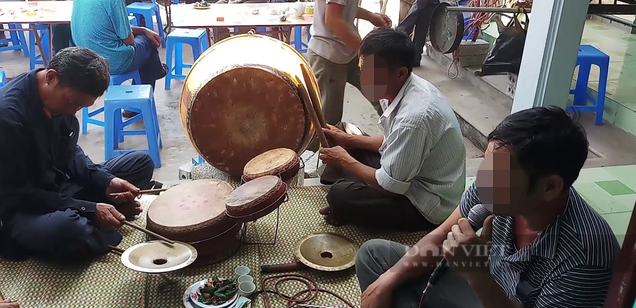 Dịch Covid-19, người khóc thuê tại đám ma vẫn thu tiền triệu mỗi ngày - Ảnh 2.