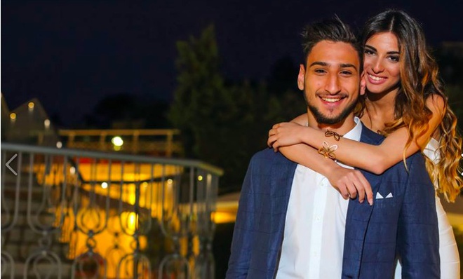 Thủ môn Donnarumma - cầu thủ xuất sắc nhất Euro 2020 và bạn gái chênh nhau 40 cm - Ảnh 7.