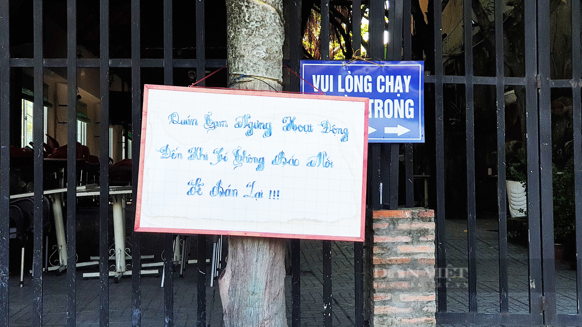 Ngày đầu giãn cách xã hội ở Cần Thơ: Chợ bắt đầu vắng khách, quán cà phê đóng cửa - Ảnh 7.