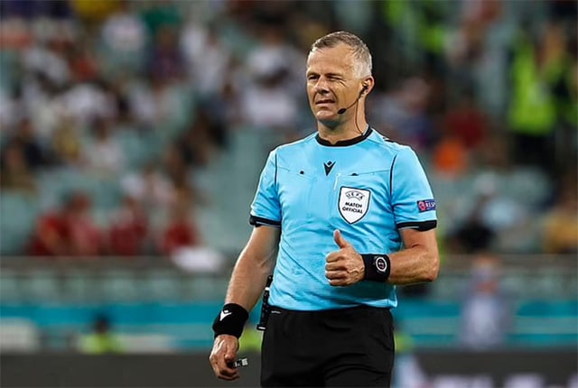 Bjorn Kuipers: trọng tài và doanh nhân - Ảnh 1.
