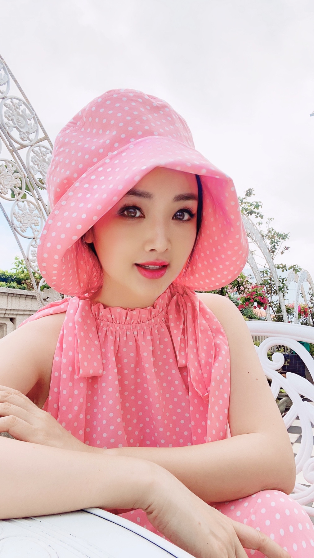 Hồ Ngọc Hà táo bạo mặc bikini quyến rũ ở bể bơi, Ninh Dương Lan Ngọc dẫn đầu top sao mặc đẹp tuần qua - Ảnh 13.