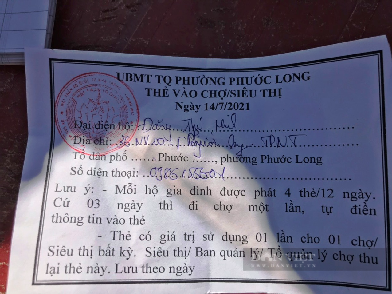 Dịch Covid-19: Ngày đầu tiên dân Nha Trang đi vào chợ, siêu thị bằng thẻ - Ảnh 3.