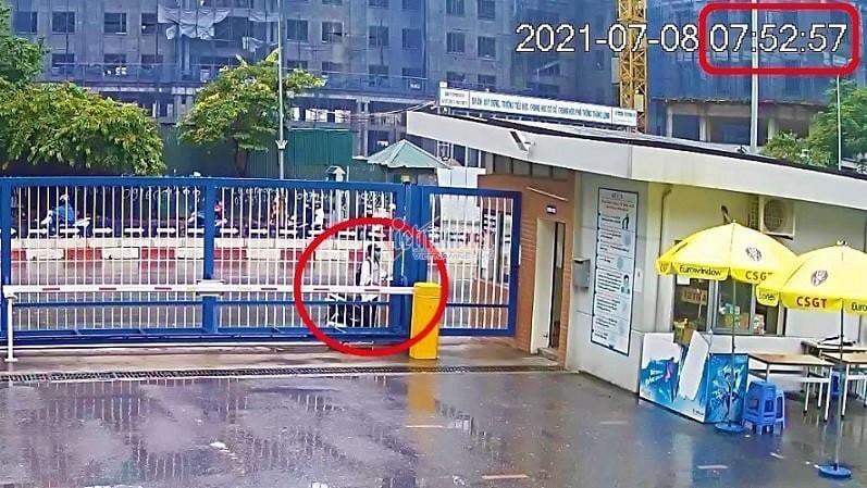 Nam sinh đến muộn gào khóc ở điểm thi Chuyên Hà Nội- Amsterdam: Liệu chắc chắn cơ hội thi đợt 2?  - Ảnh 1.