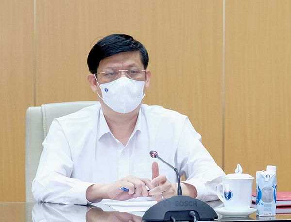 Bộ trưởng Bộ Y tế: Điều phối kho dự trữ tại TP.HCM 2.000 máy thở - Ảnh 1.