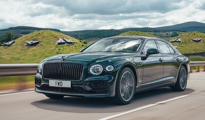 Bentley Flying Spur Hybrid 