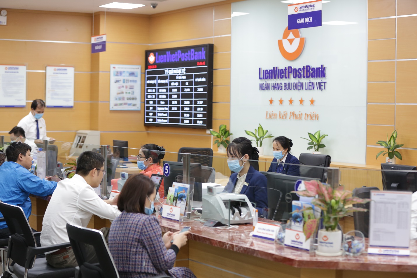 LienVietPostBank đạt kết quả kinh doanh Quý II/2021 khả quan - Ảnh 1.