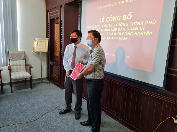 Chủ tịch Quảng Nam yêu cầu Ban Quản lý các KKT và KCN cần xúc tiến, thu hút đầu tư các dự án lớn - Ảnh 1. Chủ tịch Quảng Nam yêu cầu Ban Quản lý các KKT và KCN cần xúc tiến, thu hút đầu tư các dự án lớn - Ảnh 1.