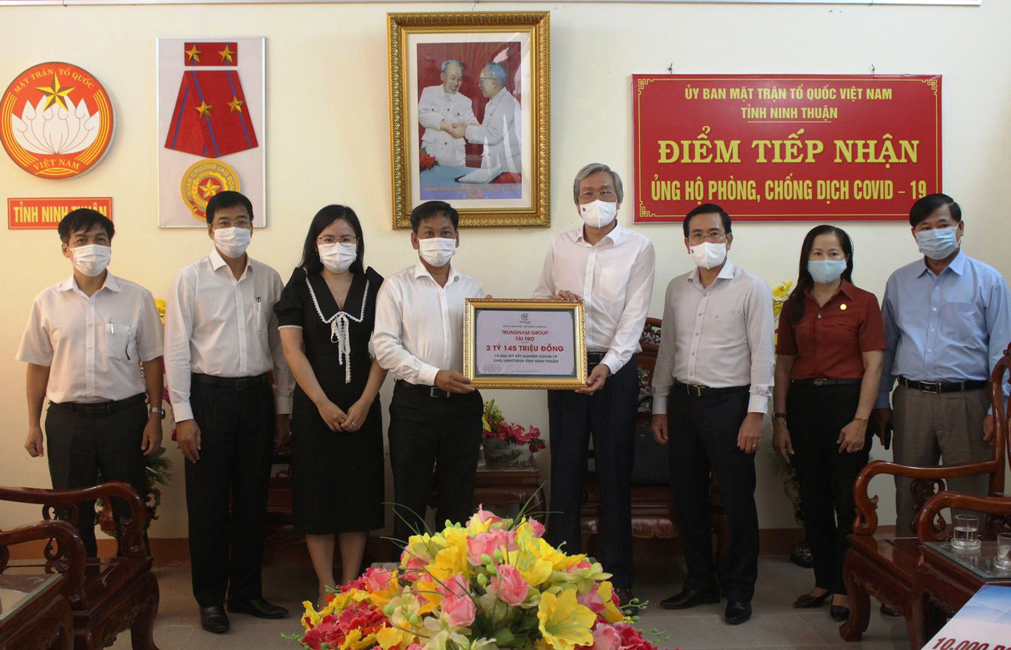Trung Nam Group tặng 15.000 bộ kit xét nghiệm để hỗ trợ cho tỉnh Ninh Thuận - Ảnh 1. Trung Nam Group tặng 15.000 bộ kit xét nghiệm để hỗ trợ cho tỉnh Ninh Thuận - Ảnh 1.