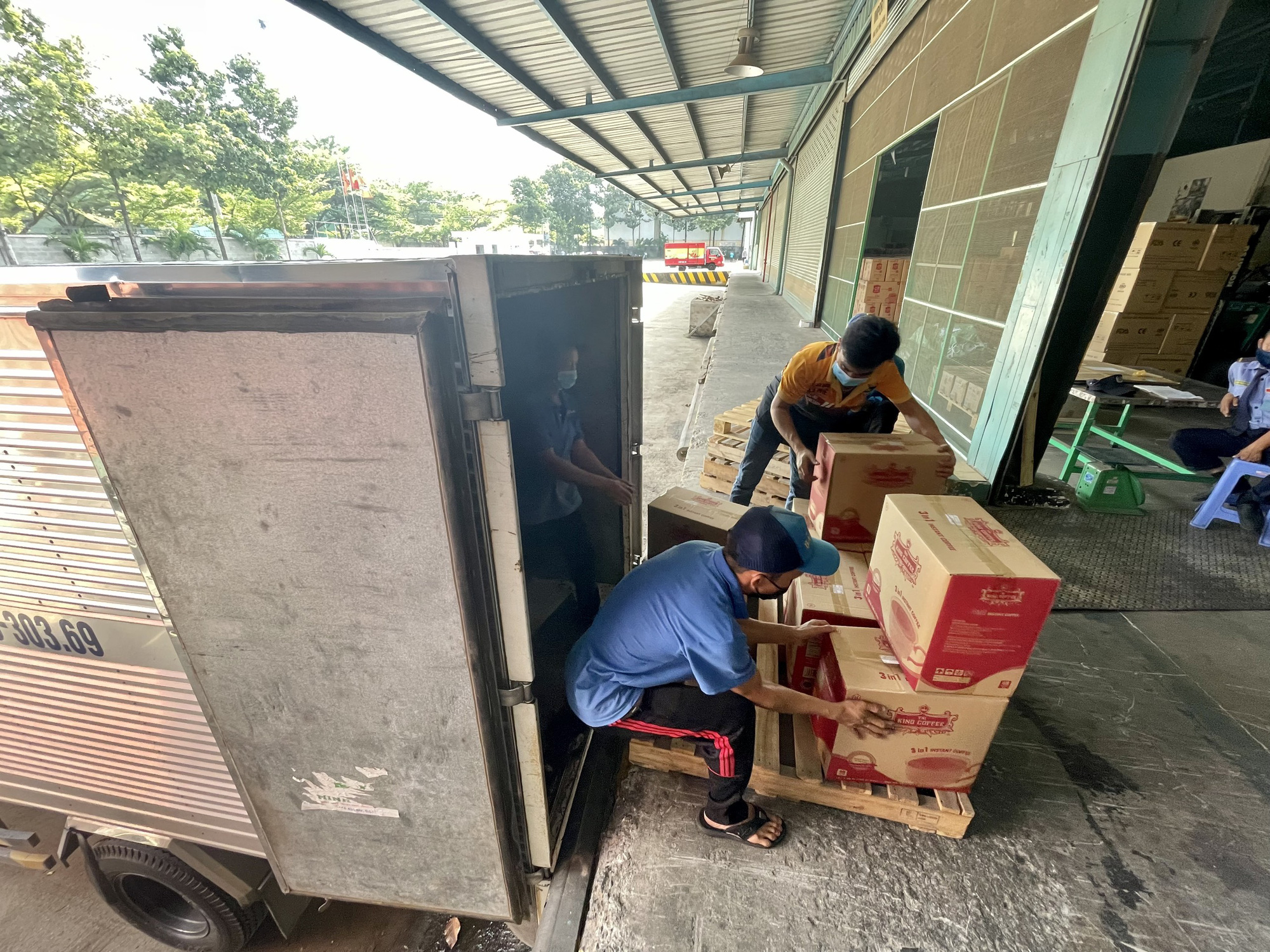 TNI King Coffee tiếp tục hỗ trợ các y bác sĩ tuyến đầu chống dịch tại TP.HCM và Bình Dương - Ảnh 10.