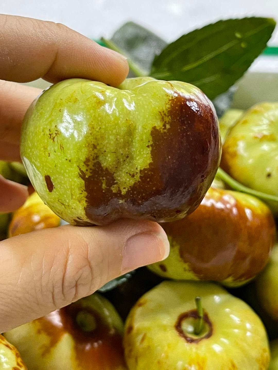 Loại trái cây của Trung Quốc có hình dáng lạ được quảng cáo như thần dược có giá đắt đỏ vẫn &quot;cháy hàng&quot; - Ảnh 1.