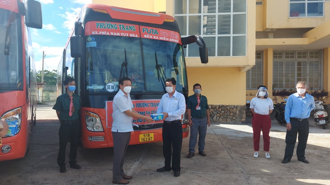 Phương Trang hỗ trợ miễn phí vận chuyển người Phú Yên về từ TP.Hồ Chí Minh - Ảnh 2.