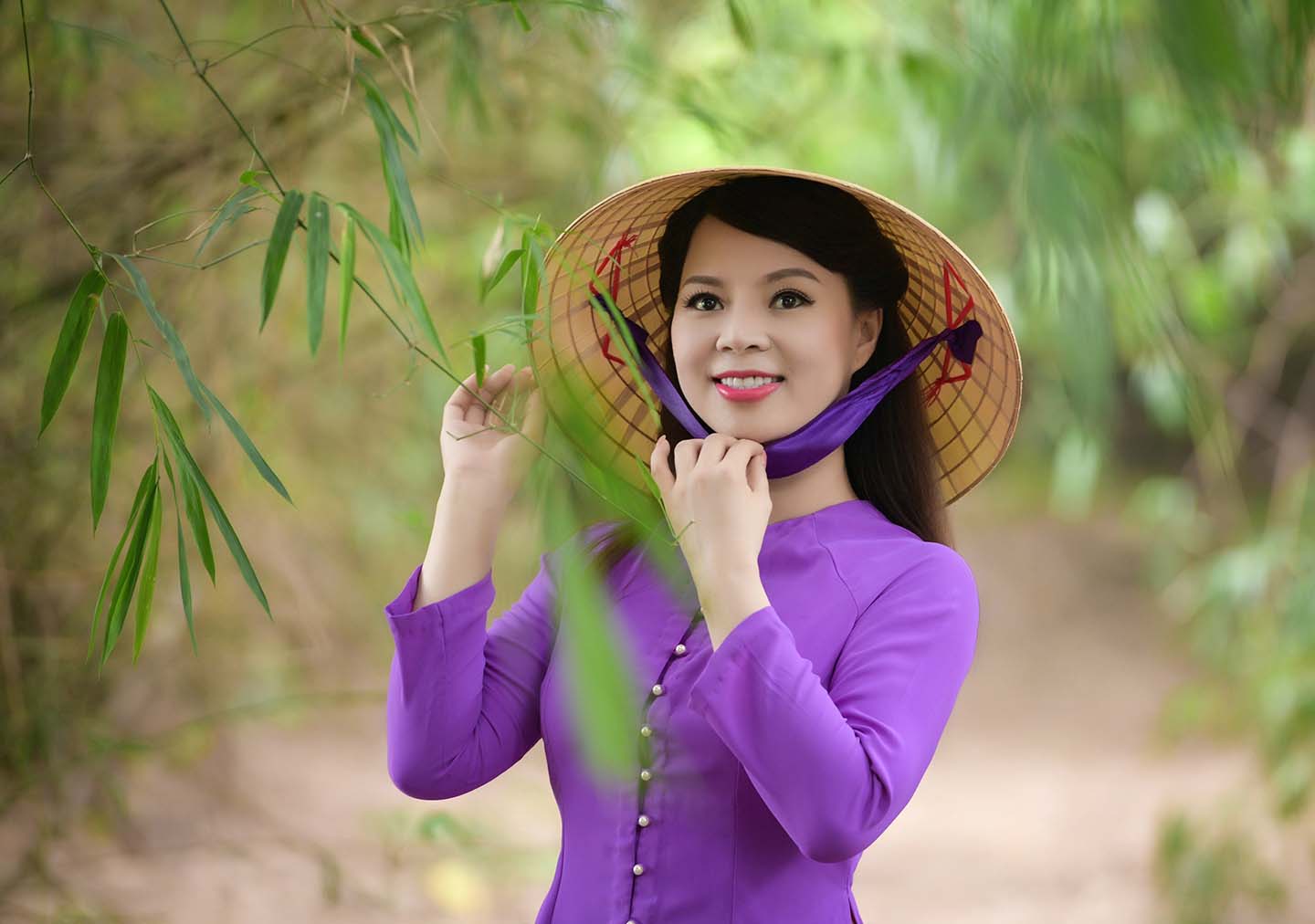 Xúc động với album tri ân anh hùng liệt sỹ 27/7 của ca sỹ Lê Hương Huệ - Ảnh 1.