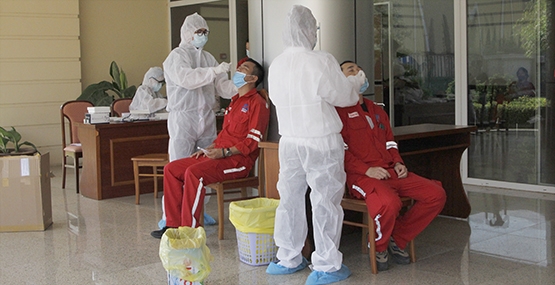 PETROVIETNAM: Khi vắc-ene là ưu tiên số một - Ảnh 2.
