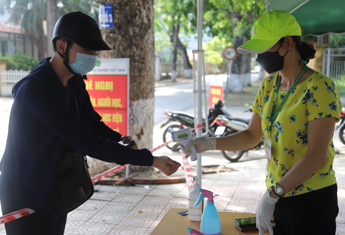 Học viện Nông nghiệp Việt Nam: Tạm dừng đến trường, không dừng việc học - Ảnh 2.