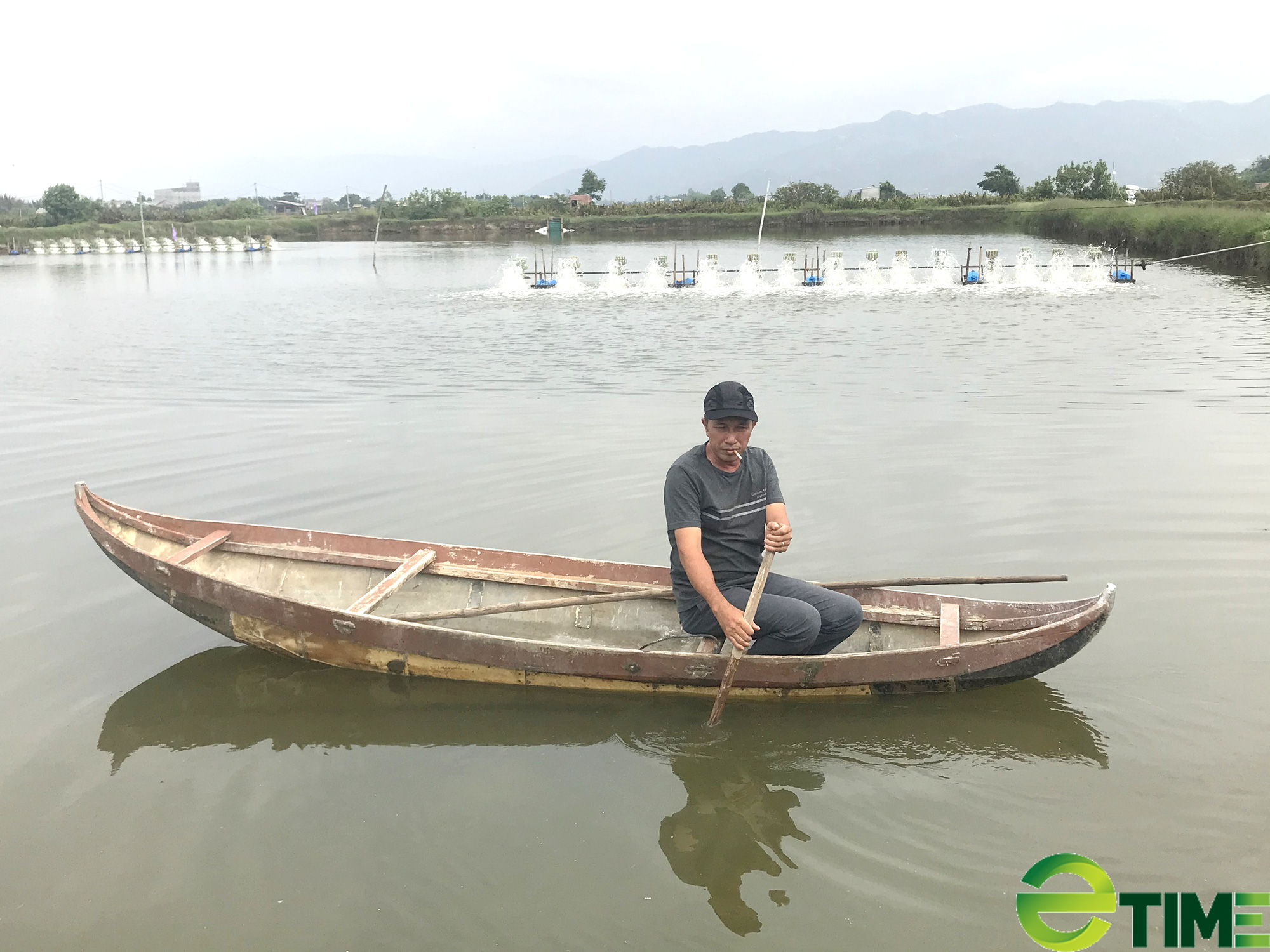 Giữ sạch môi trường nước “cứu cánh” của nghề nuôi tôm - Ảnh 1. Giữ sạch môi trường nước “cứu cánh” của nghề nuôi tôm - Ảnh 1.