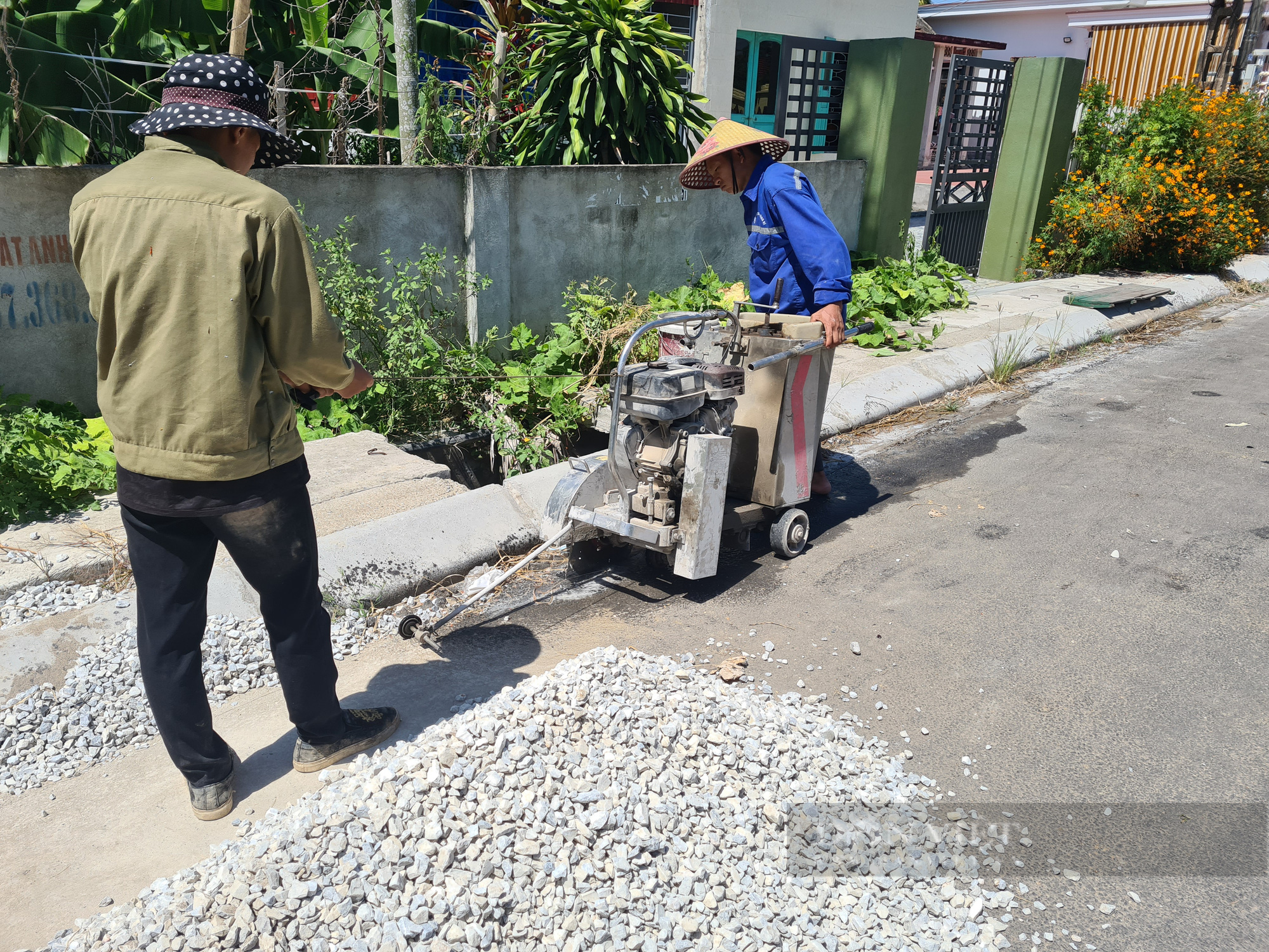Hải Phòng:  Sau phản ánh của Dân Việt  đường thôn Thọ Linh đã được khẩn trương thi công   - Ảnh 3.