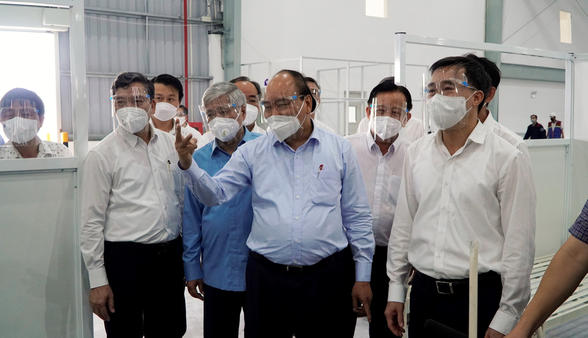 Chủ tịch nước Nguyễn Xuân Phúc: Bình Dương không được để người dân thiếu đói - Ảnh 2.
