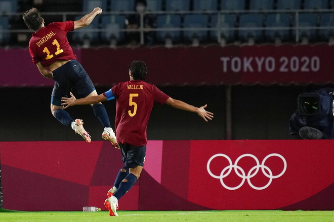 Hình ảnh dàn sao Olympic Tây Ban Nha đả bại Bờ Biển Ngà sau 120 phút thi đấu - Ảnh 10.