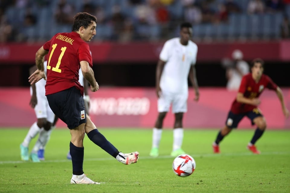 Hình ảnh dàn sao Olympic Tây Ban Nha đả bại Bờ Biển Ngà sau 120 phút thi đấu - Ảnh 8.