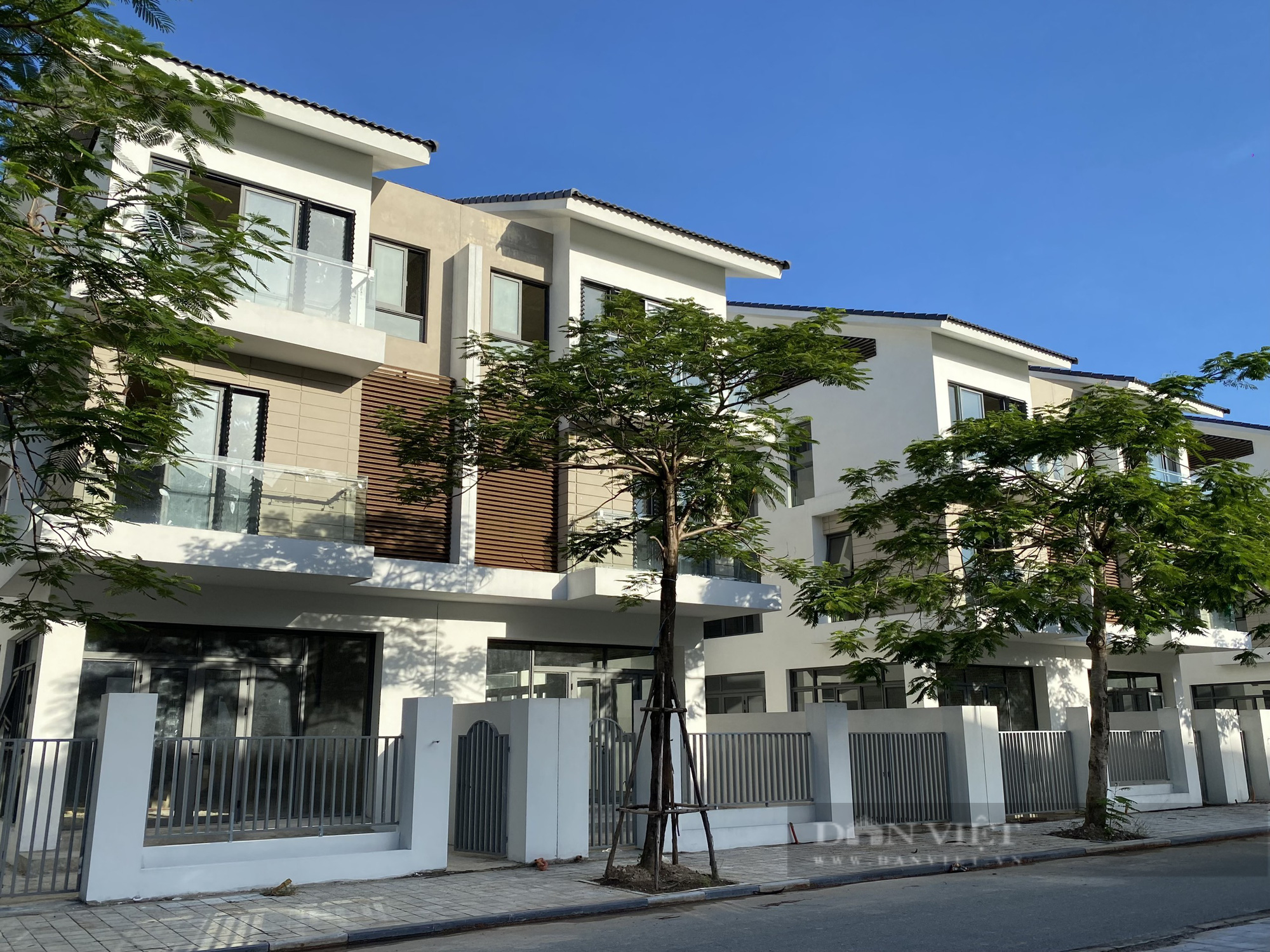 Giá nhà liền kề, biệt thự phía Tây Hà Nội tăng gấp đôi sau 2 năm - Ảnh 1.