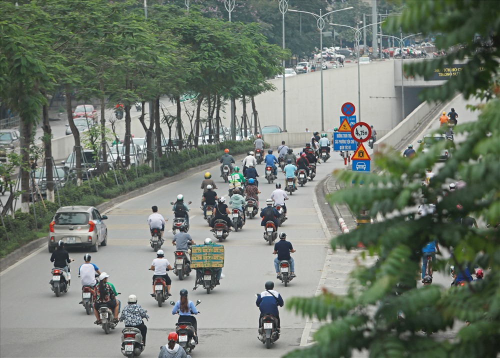 Vì sao Hà Nội cấm các phương tiện đi qua hầm Kim Liên 30 ngày? - Ảnh 1.
