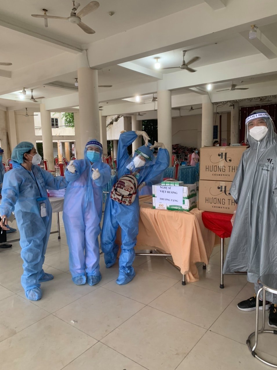 Việt Hương kể về những góc khuất khi làm từ thiện chống dịch Covid-19 tại TP Hồ Chí Minh - Ảnh 4.