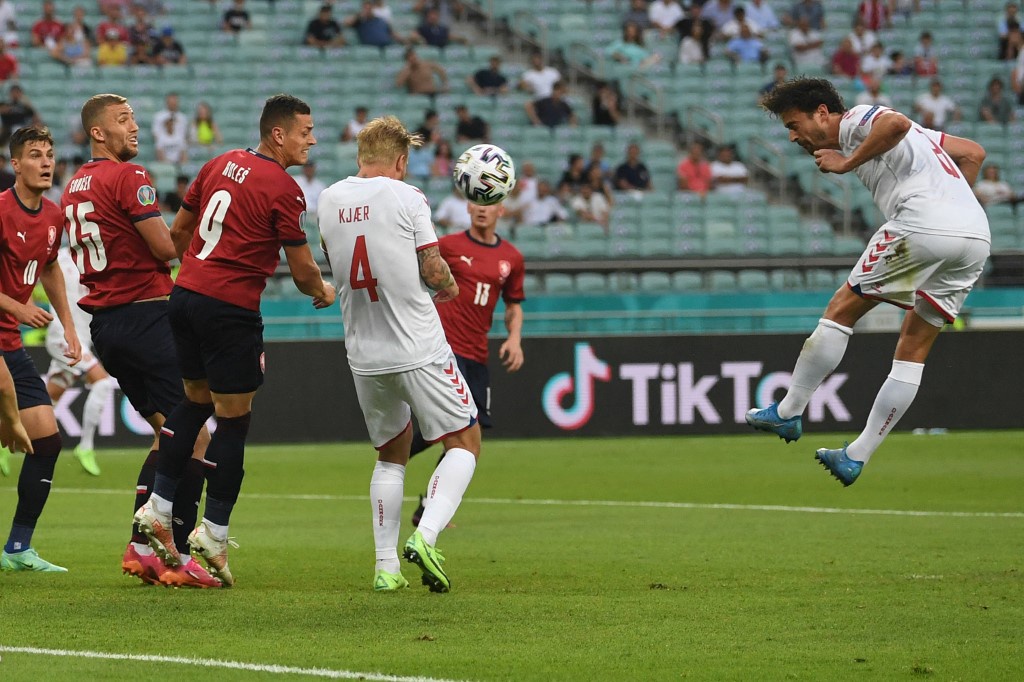 Tiền đạo CH Czech san bằng thành tích của Ronaldo ở Euro 2020 - Ảnh 8.