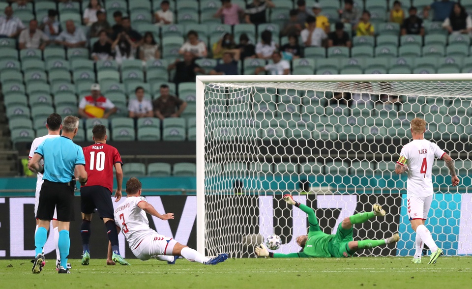 Tiền đạo CH Czech san bằng thành tích của Ronaldo ở Euro 2020 - Ảnh 2.