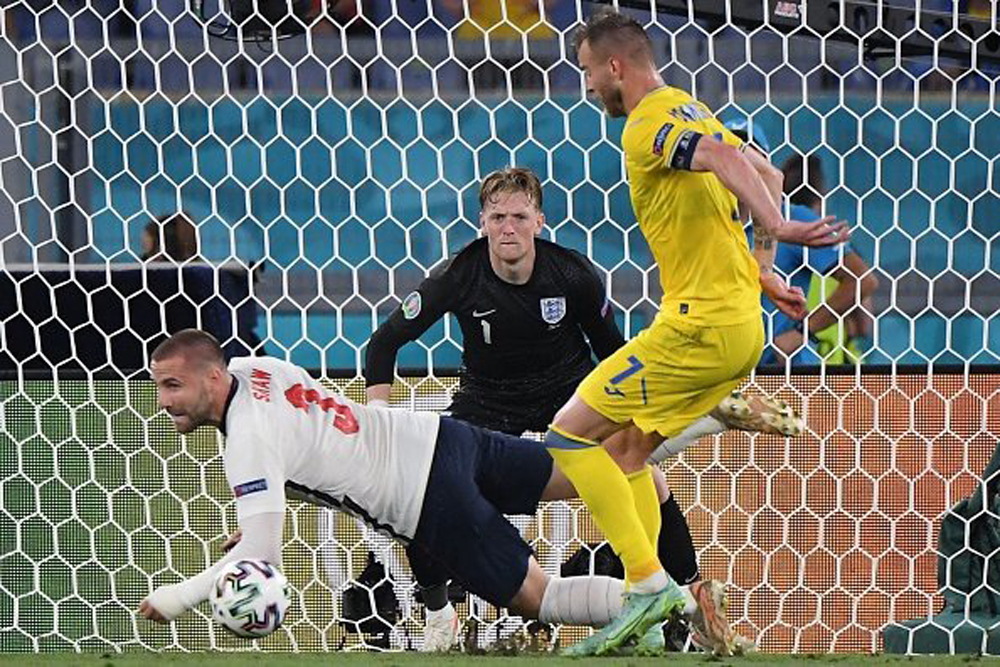 Màn trình diễn ấn tượng của Kane và Shaw trong chiến thắng 4 sao trước Ukraine - Ảnh 10.