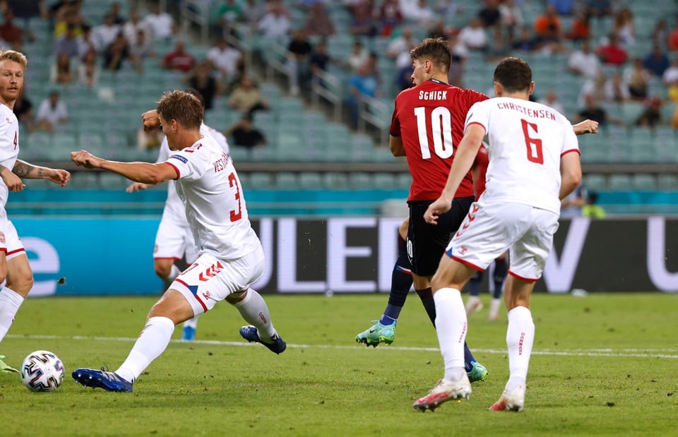 Tiền đạo CH Czech san bằng thành tích của Ronaldo ở Euro 2020 - Ảnh 3.