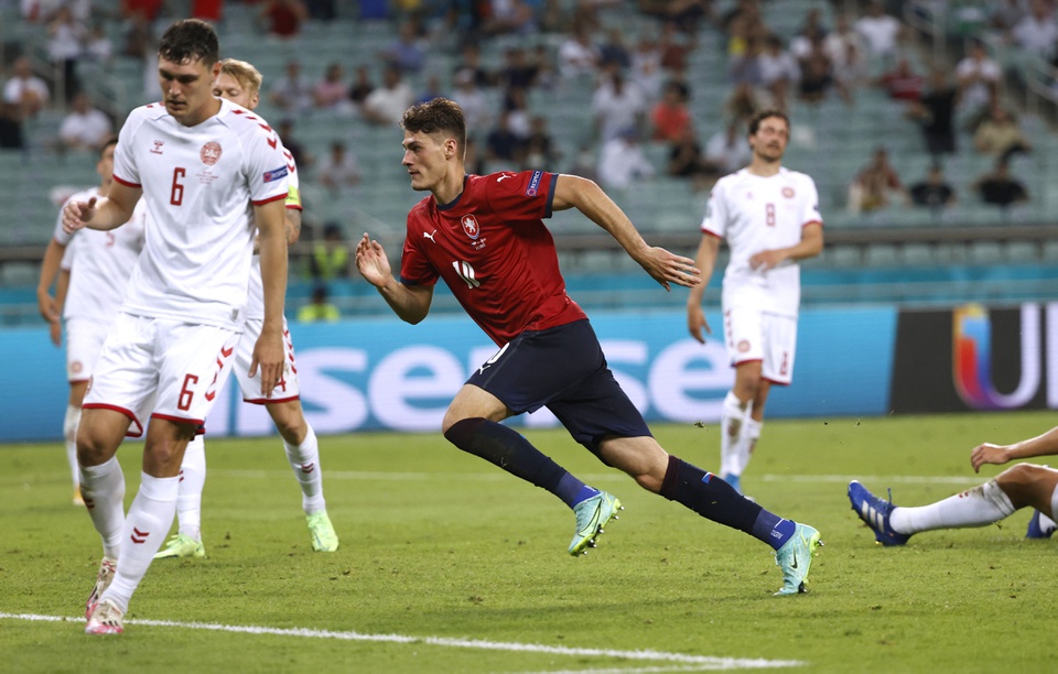 Tiền đạo CH Czech san bằng thành tích của Ronaldo ở Euro 2020 - Ảnh 4.