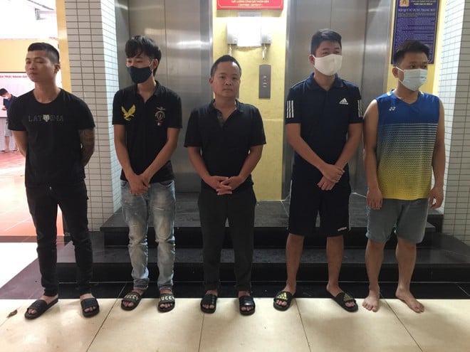 Đường dây trộm cắp gần 100 xe ô tô bị triệt phá như thế nào? - Ảnh 1.
