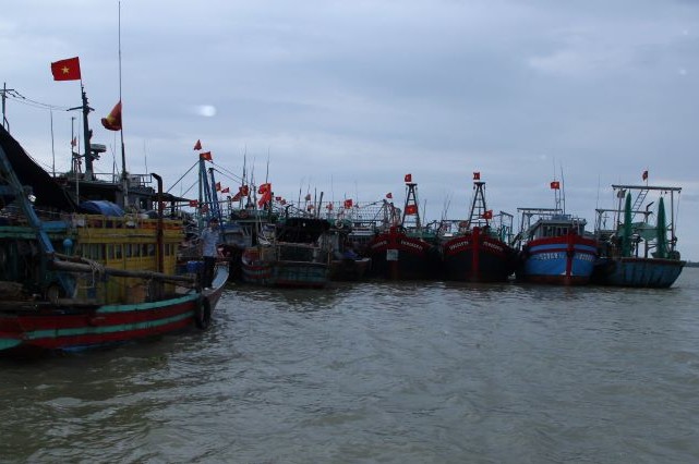 Thanh Hóa: Nghiêm cấm tàu, thuyền ra khơi từ 13 giờ hôm nay  - Ảnh 1.