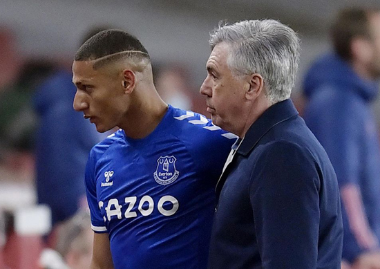 Ancelotti muốn kéo Richarlison theo.