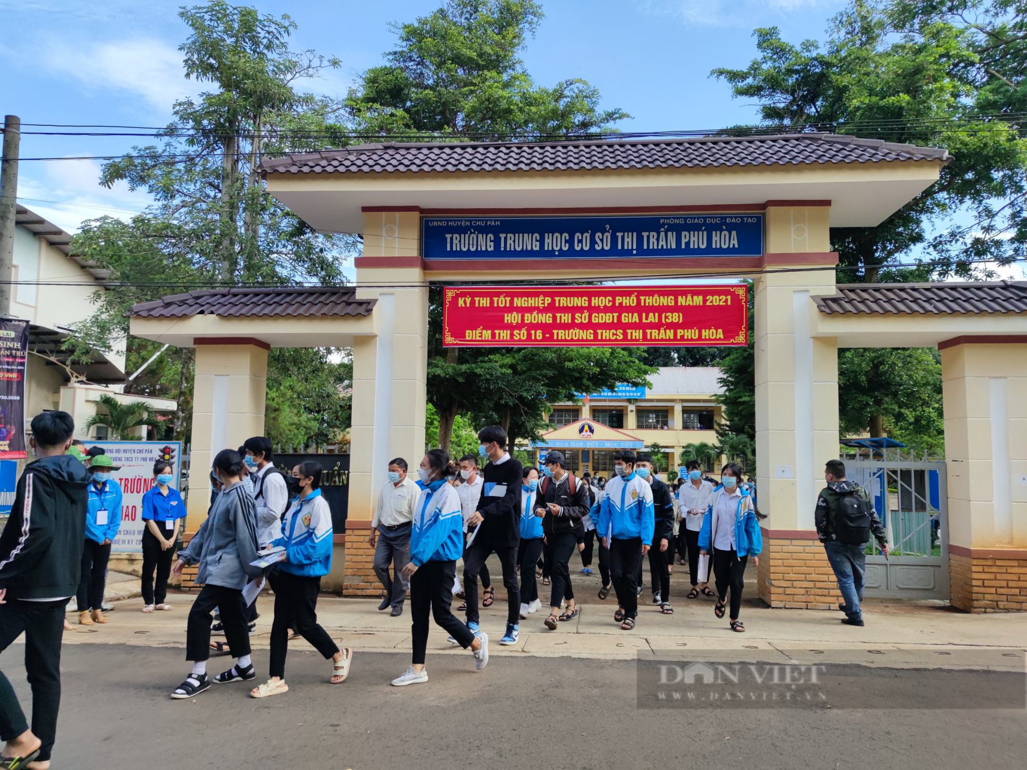 Cán bộ xã, giáo viên U50 3 lần rớt tốt nghiệp THPT vẫn quyết tâm đi thi - Ảnh 4.