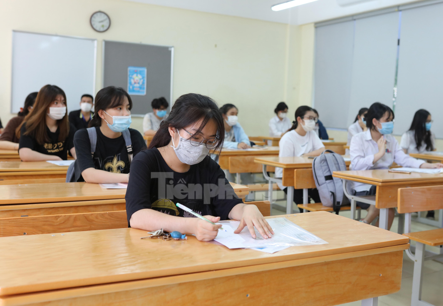 TS. Hoàng Ngọc Vinh: Cần bỏ &quot;phao cứu sinh&quot; trong xét tốt nghiệp THPT ngay lập tức - Ảnh 1.