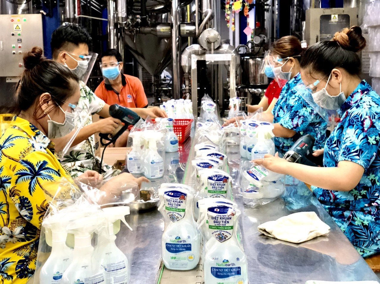 Doanh nghiệp ở Bình Dương muốn duy trì sản xuất “3 tại chỗ” trong an toàn - Ảnh 1.